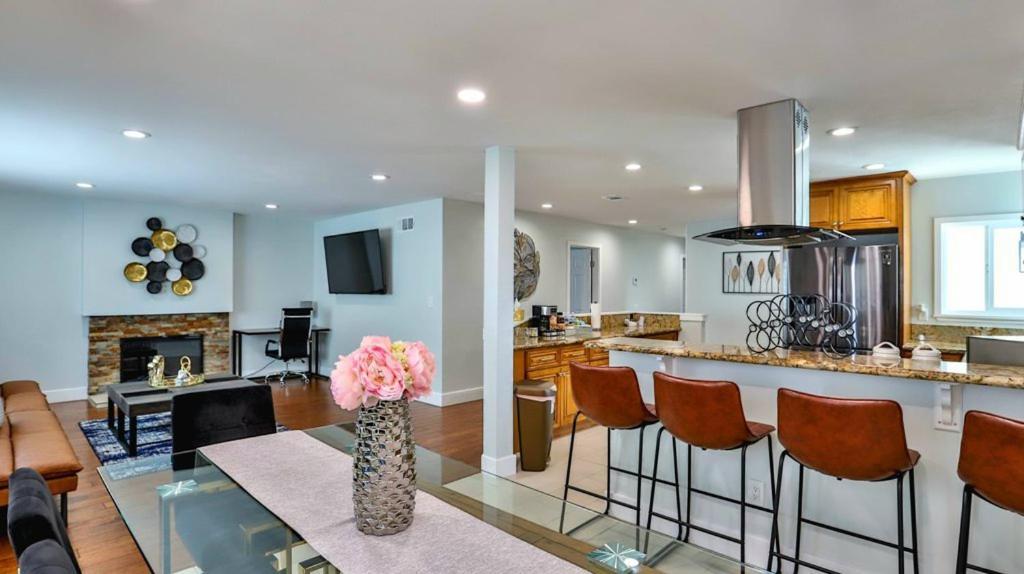 H&H Modern Lux 4Bd 1 King Suite 3 Queen Socal Disney Westminster Exteriör bild