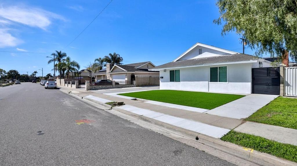 H&H Modern Lux 4Bd 1 King Suite 3 Queen Socal Disney Westminster Exteriör bild