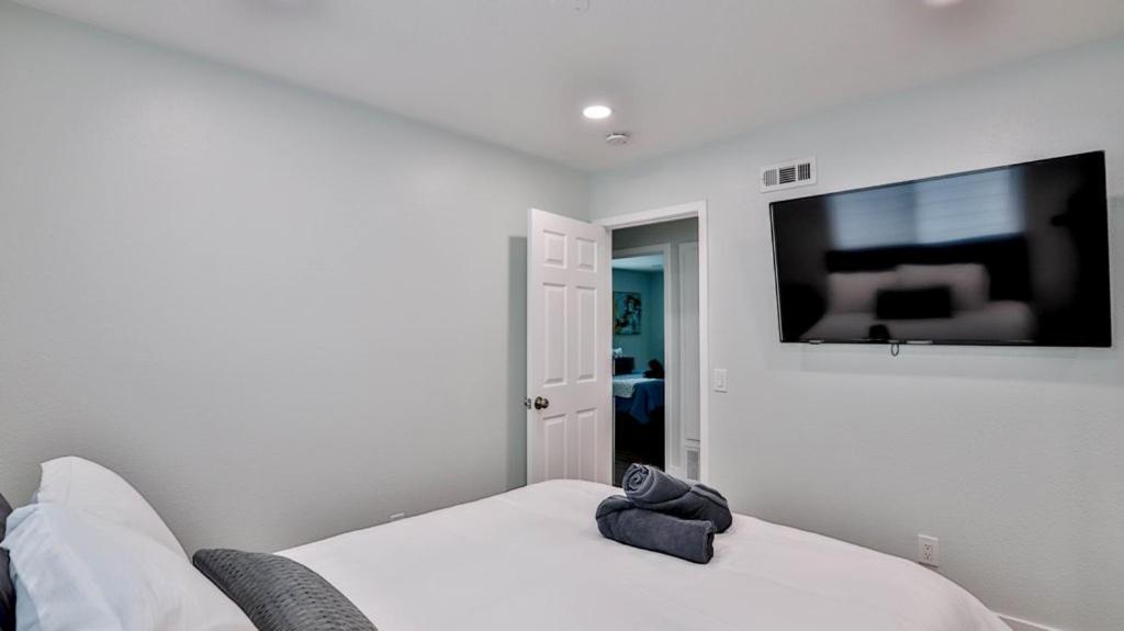 H&H Modern Lux 4Bd 1 King Suite 3 Queen Socal Disney Westminster Exteriör bild