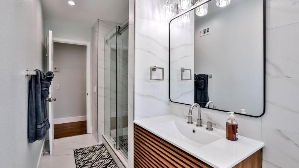 H&H Modern Lux 4Bd 1 King Suite 3 Queen Socal Disney Westminster Exteriör bild