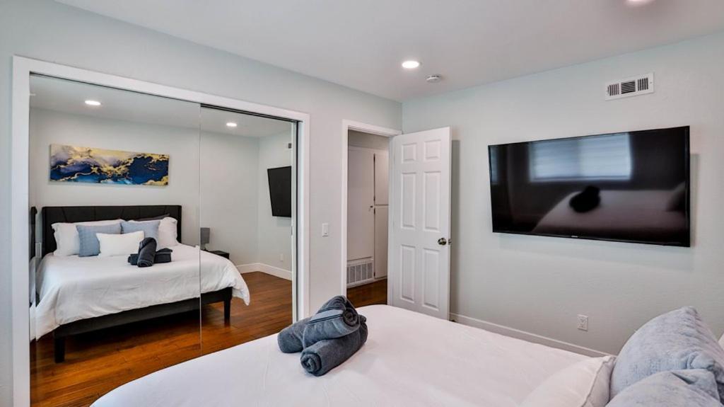 H&H Modern Lux 4Bd 1 King Suite 3 Queen Socal Disney Westminster Exteriör bild