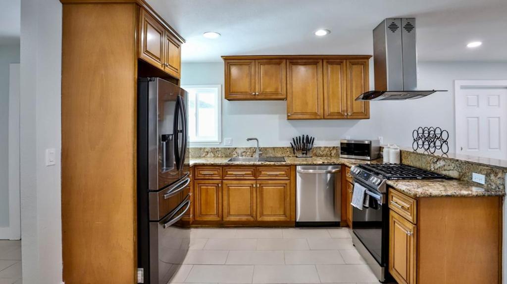 H&H Modern Lux 4Bd 1 King Suite 3 Queen Socal Disney Westminster Exteriör bild