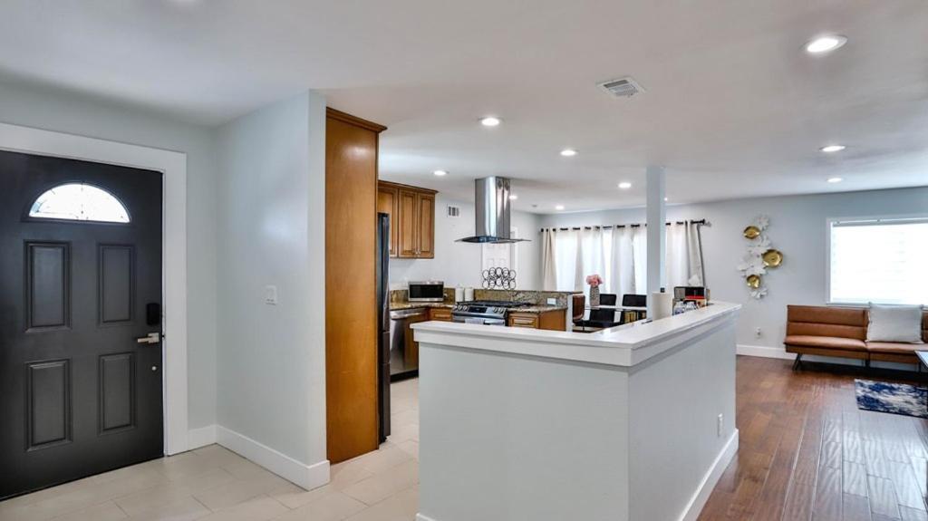 H&H Modern Lux 4Bd 1 King Suite 3 Queen Socal Disney Westminster Exteriör bild